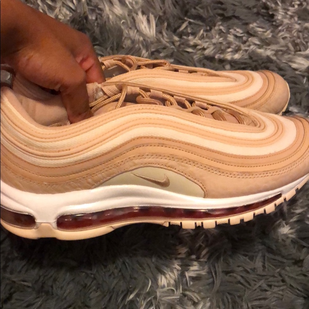 AirMax size 8.5 - Picture 3 of 3